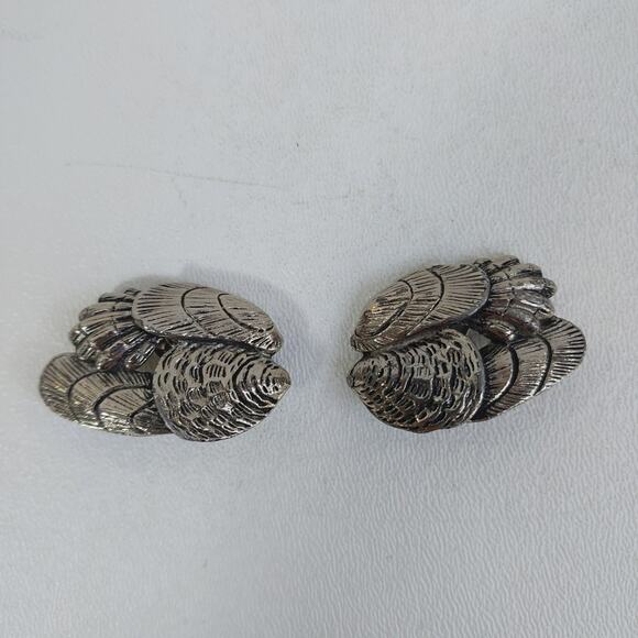 Vintage Silvertone Seashells Wings Shaped Clip on Earrings - Picture 1 of 6
